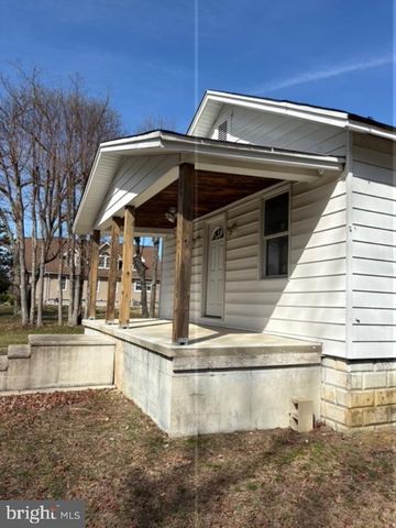 212 W GARDEN RD, Vineland, NJ 08360