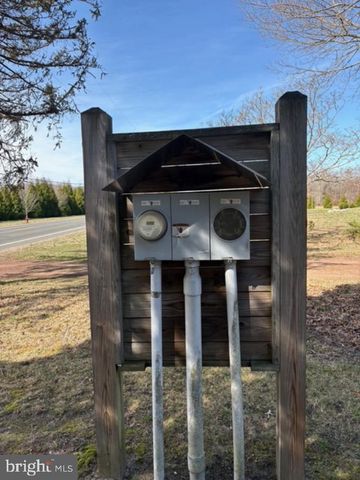 212 W GARDEN RD, Vineland, NJ 08360