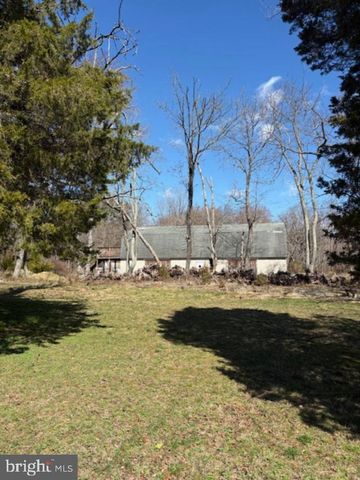 212 W GARDEN RD, Vineland, NJ 08360