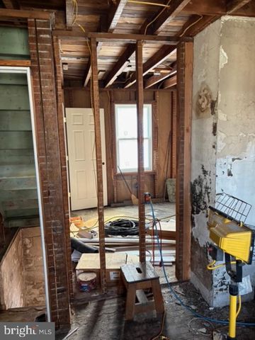 212 W GARDEN RD, Vineland, NJ 08360