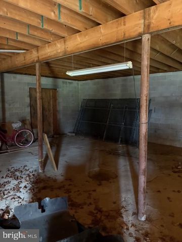 212 W GARDEN RD, Vineland, NJ 08360