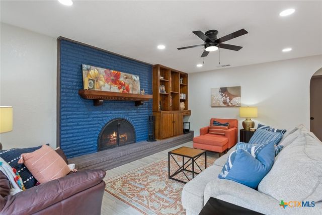 2617 River Oaks Drive, Belton, TX 76513