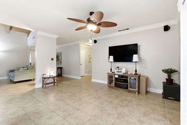 2544 W Harter Avenue W, Visalia, CA 93277