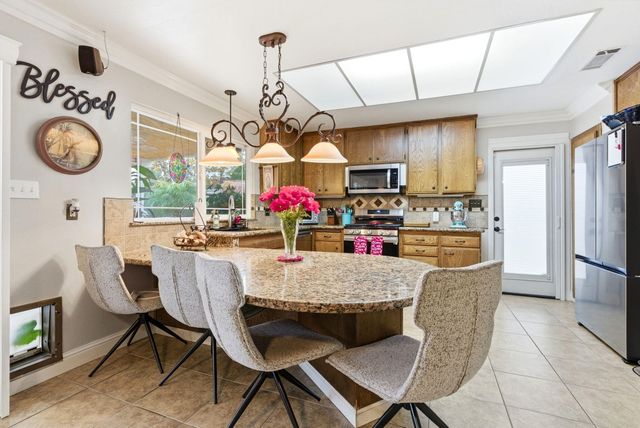 2544 W Harter Avenue W, Visalia, CA 93277