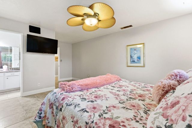 2544 W Harter Avenue W, Visalia, CA 93277