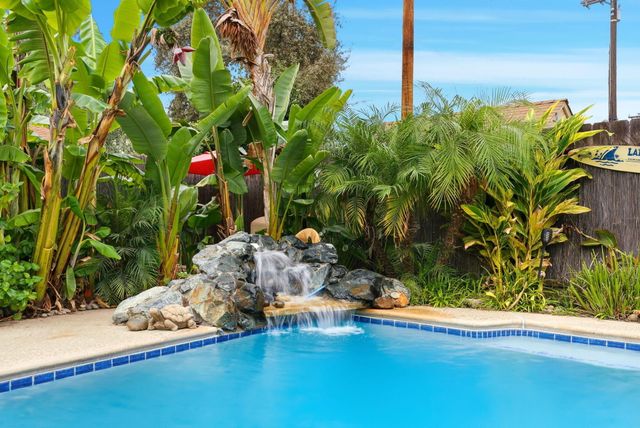 2544 W Harter Avenue W, Visalia, CA 93277