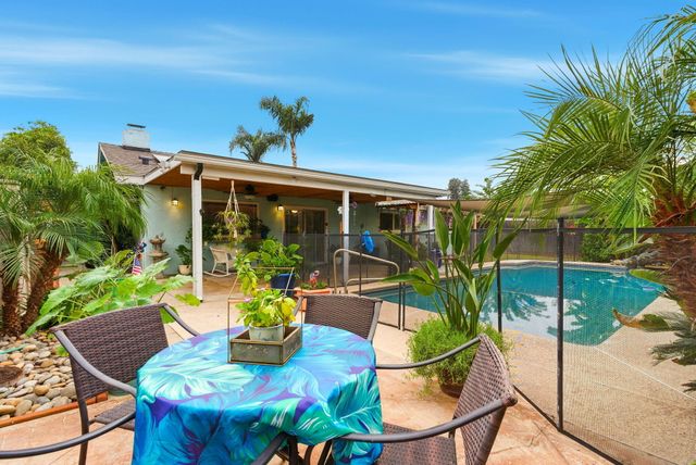 2544 W Harter Avenue W, Visalia, CA 93277