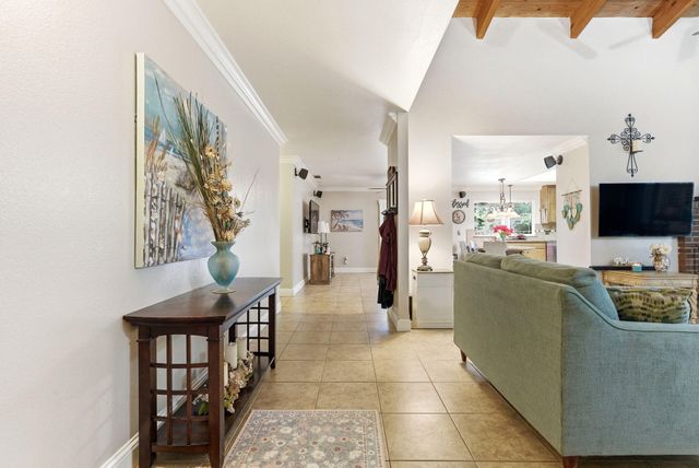 2544 W Harter Avenue W, Visalia, CA 93277