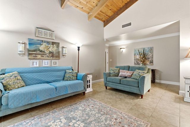 2544 W Harter Avenue W, Visalia, CA 93277