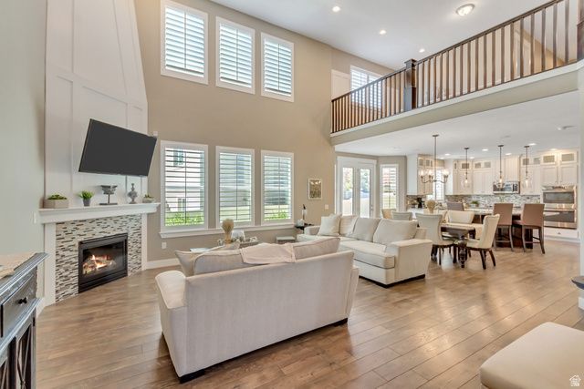 3961 W COASTAL DUNE DR, South Jordan, UT 84009