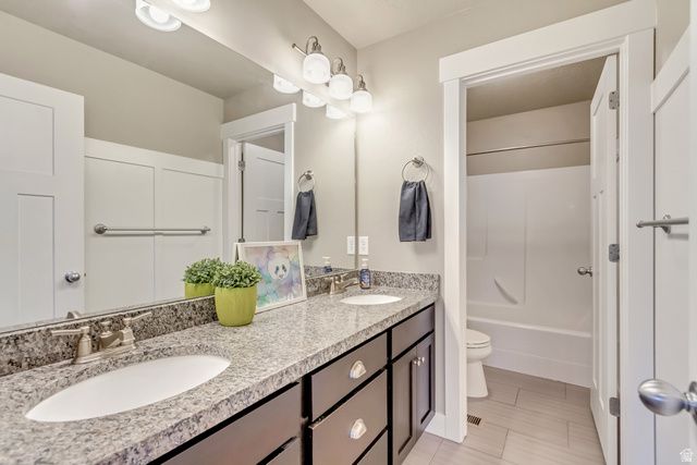 3961 W COASTAL DUNE DR, South Jordan, UT 84009