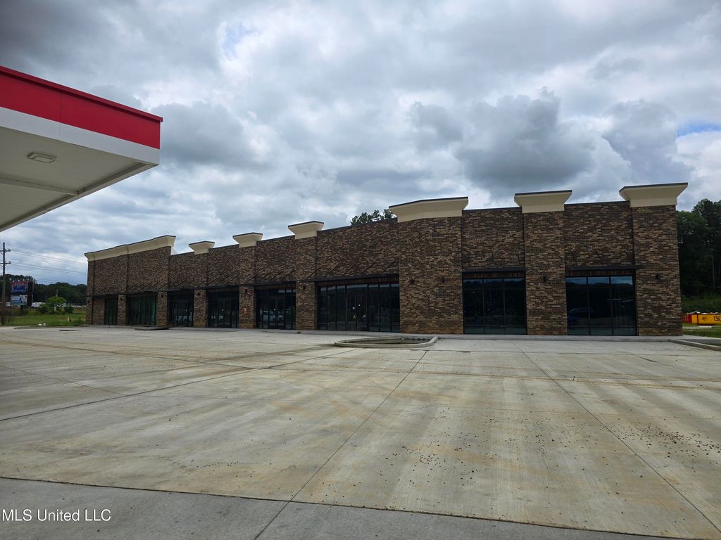8961 Church Street, Bay 2, Olive Branch, MS 38654 — exterior