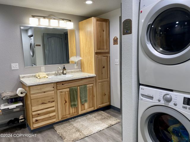 1001 W Fairview Loop, Wasilla, AK 99654