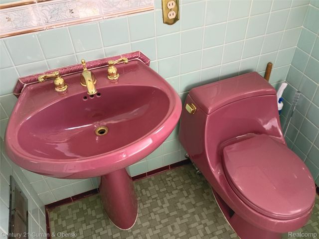 23829 Rockford Street, Dearborn, MI 48124