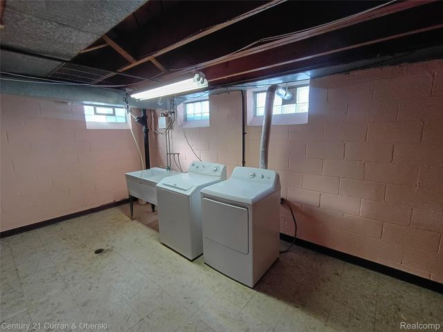 23829 Rockford Street, Dearborn, MI 48124