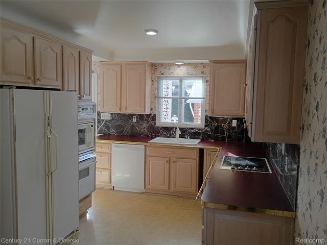 23829 Rockford Street, Dearborn, MI 48124