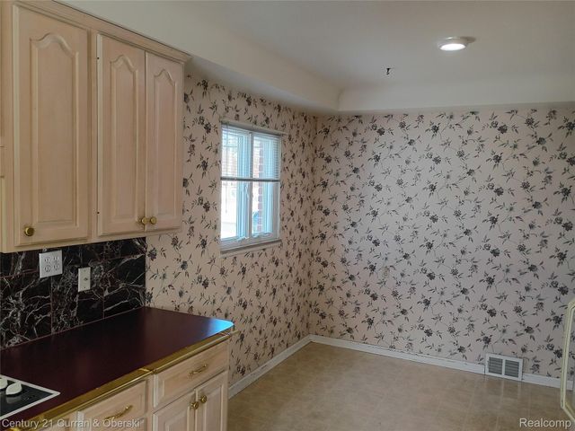 23829 Rockford Street, Dearborn, MI 48124