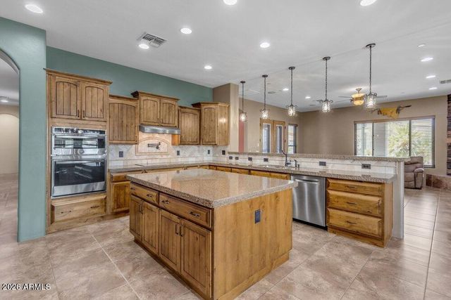 19738 W MARIPOSA Drive, Litchfield Park, AZ 85340