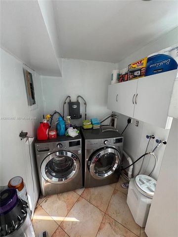 1941 NW 33rd St, Oakland Park, FL 33309