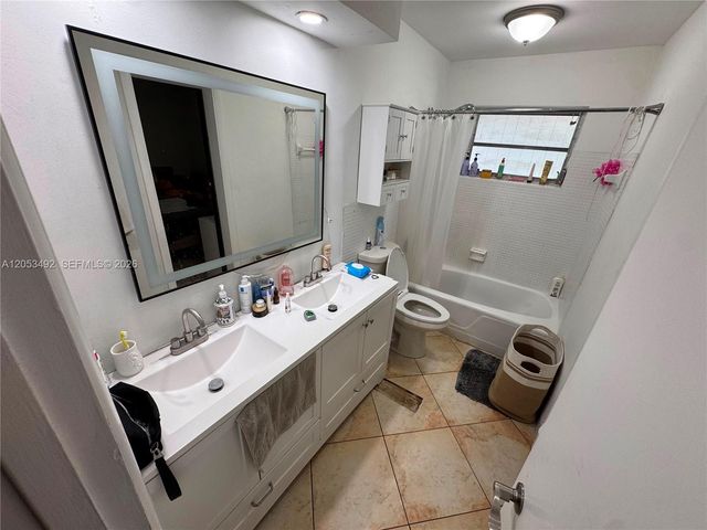 1941 NW 33rd St, Oakland Park, FL 33309