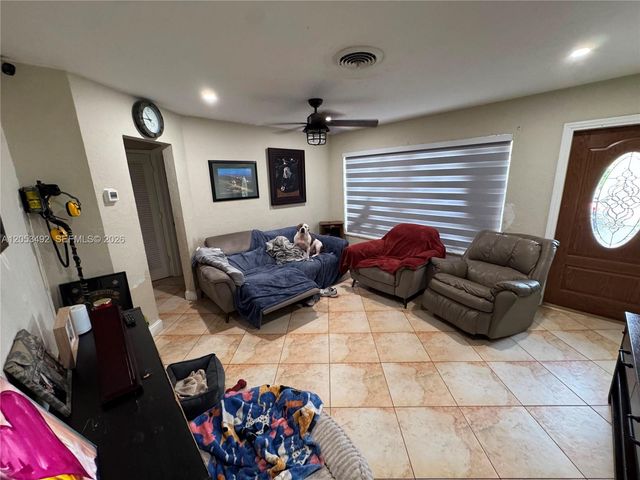 1941 NW 33rd St, Oakland Park, FL 33309
