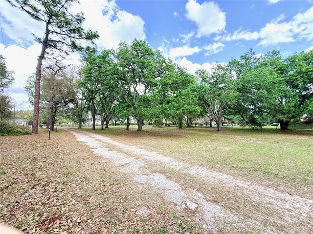 7001 W DORMANY ROAD, Plant City, FL 33565