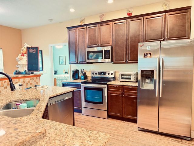 7001 W DORMANY ROAD, Plant City, FL 33565