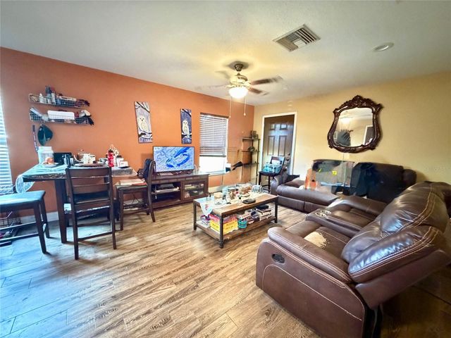 7001 W DORMANY ROAD, Plant City, FL 33565