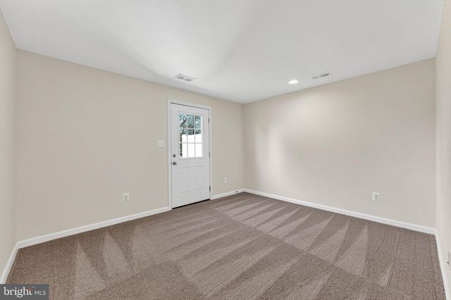 192 TATE MANOR DR, Charles Town, WV 25414
