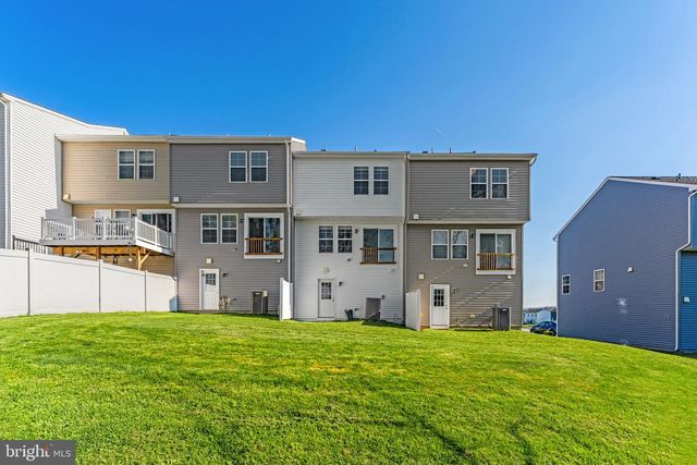 192 TATE MANOR DR, Charles Town, WV 25414