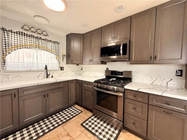 134 S Treanor Avenue, Glendora, CA 91741