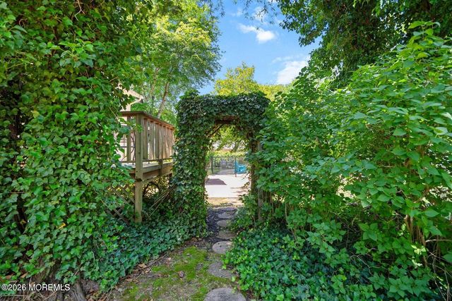 90 E Connecticut Concourse, Jackson, NJ 08527