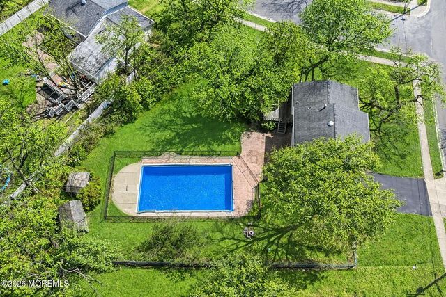 90 E Connecticut Concourse, Jackson, NJ 08527