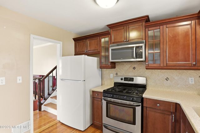 90 E Connecticut Concourse, Jackson, NJ 08527