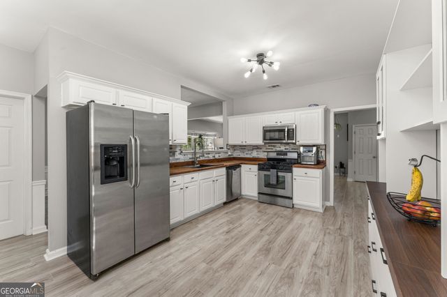 6010 Foxberry Lane, Roswell, GA 30075