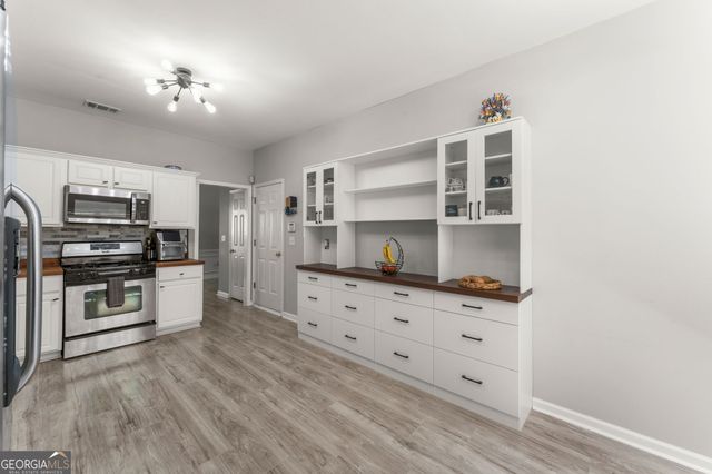6010 Foxberry Lane, Roswell, GA 30075