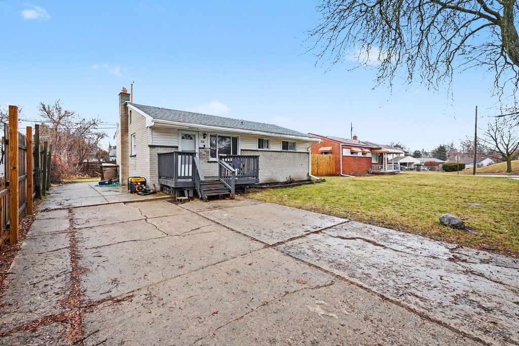 508 Linda Vista Drive, Pontiac City, MI 48342