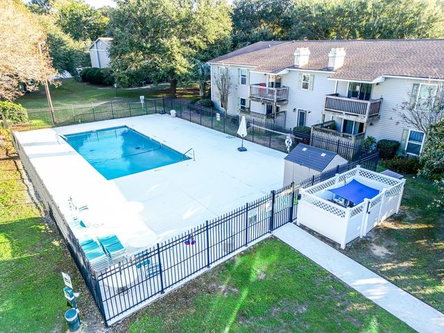 1402 Camp Road Apt 14e, Charleston, SC 29412