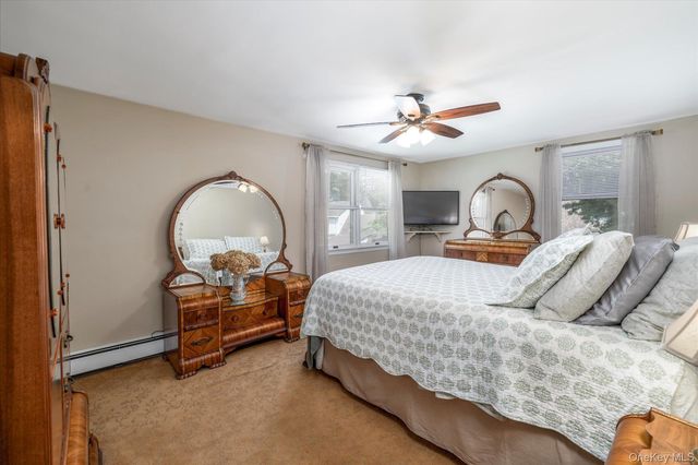 124 Peterhoff Avenue, Malverne, NY 11565