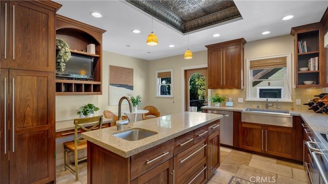2429 N Heliotrope, Santa Ana, CA 92706
