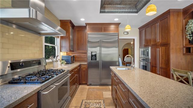 2429 N Heliotrope, Santa Ana, CA 92706