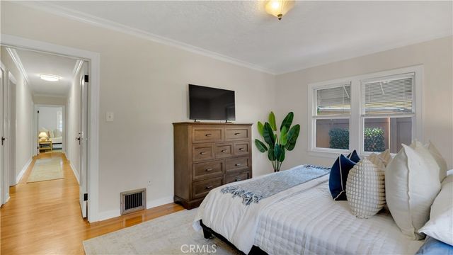 2429 N Heliotrope, Santa Ana, CA 92706