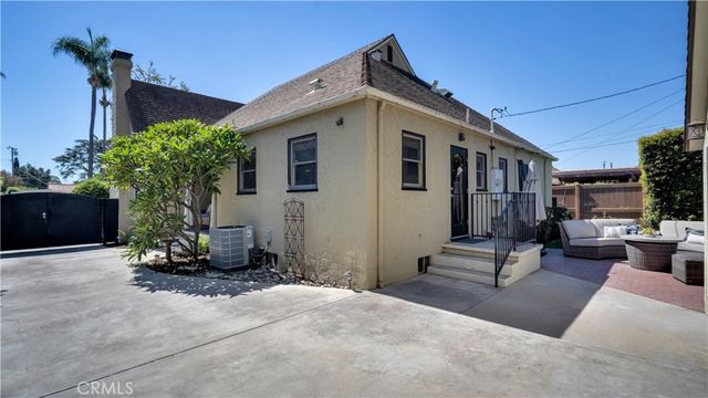 2429 N Heliotrope, Santa Ana, CA 92706