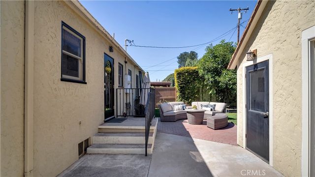 2429 N Heliotrope, Santa Ana, CA 92706