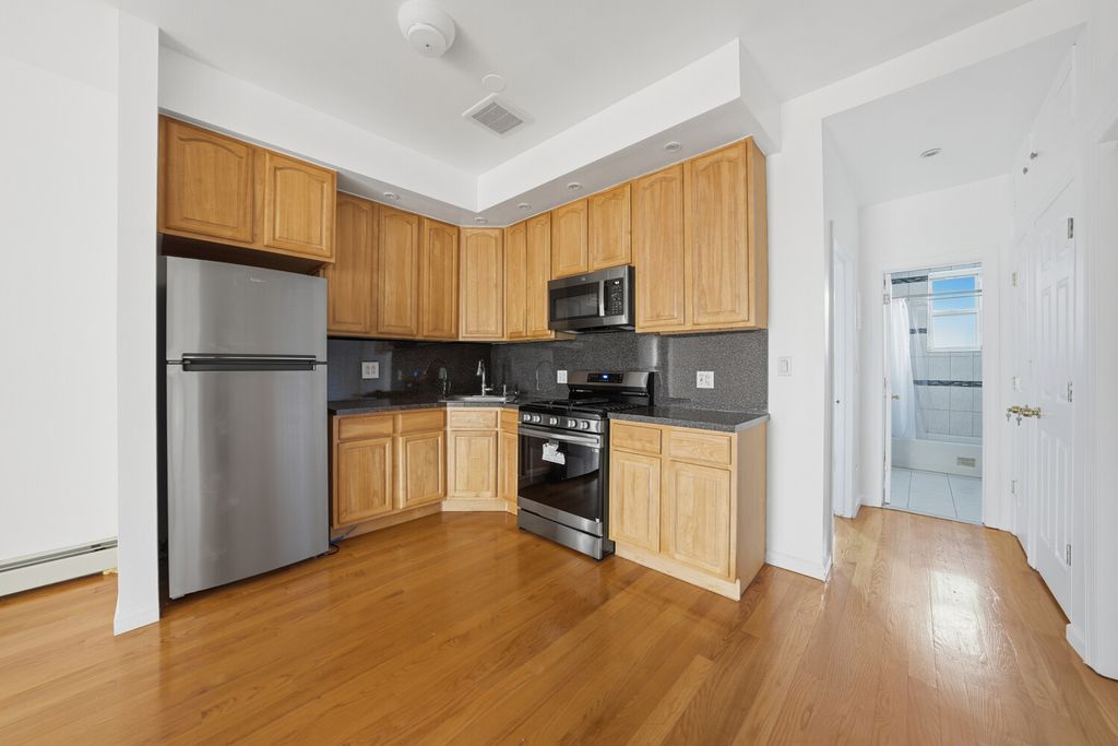 2267 PACIFIC Street, New York City, NY 11233