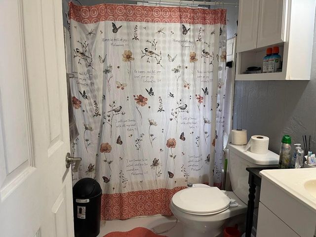 7826 Stahelin Avenue, Detroit, MI 48228