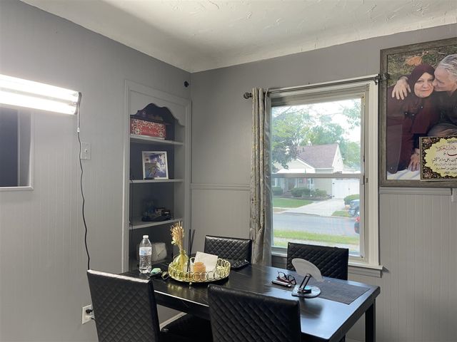 7826 Stahelin Avenue, Detroit, MI 48228