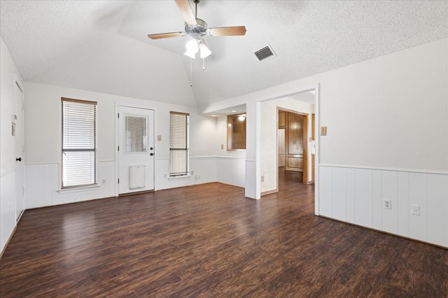 1774 Clydesdale Drive, Lewisville, TX 75067