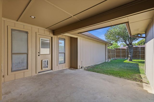 1774 Clydesdale Drive, Lewisville, TX 75067