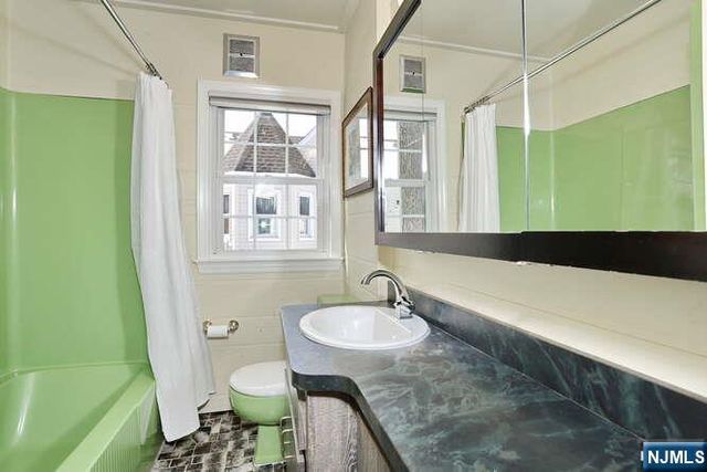 56 Lilac Street, Bergenfield, NJ 07621